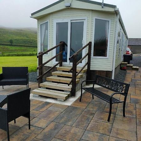 Slieve Croob Cosy Caravan Finnis Dış mekan fotoğraf