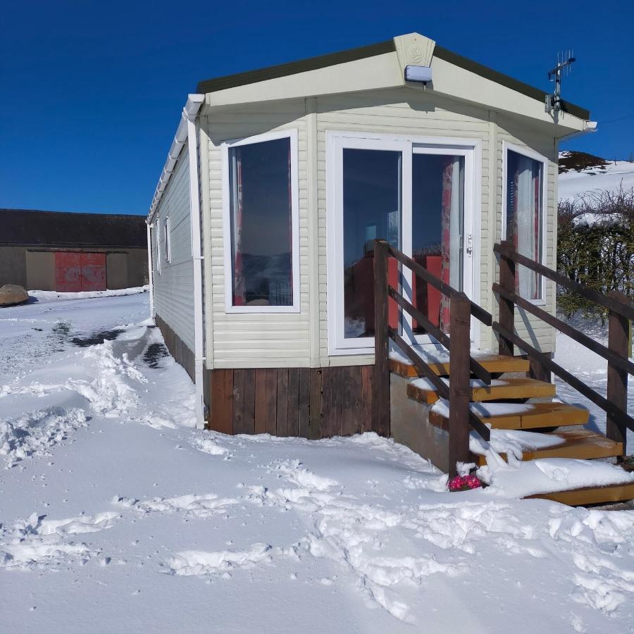 Slieve Croob Cosy Caravan Finnis Dış mekan fotoğraf
