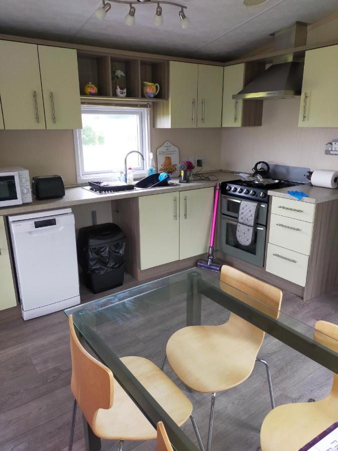 Slieve Croob Cosy Caravan Finnis Dış mekan fotoğraf